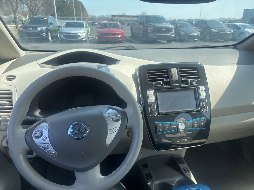 Used 2012 Nissan Leaf SL w/ Eco Design Pkg image 9