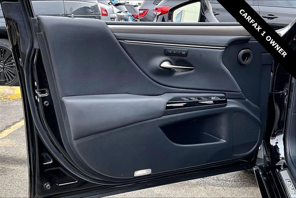 Used 2023 Lexus ES 350 F Sport w/ Accessory Package (Z2) image 19