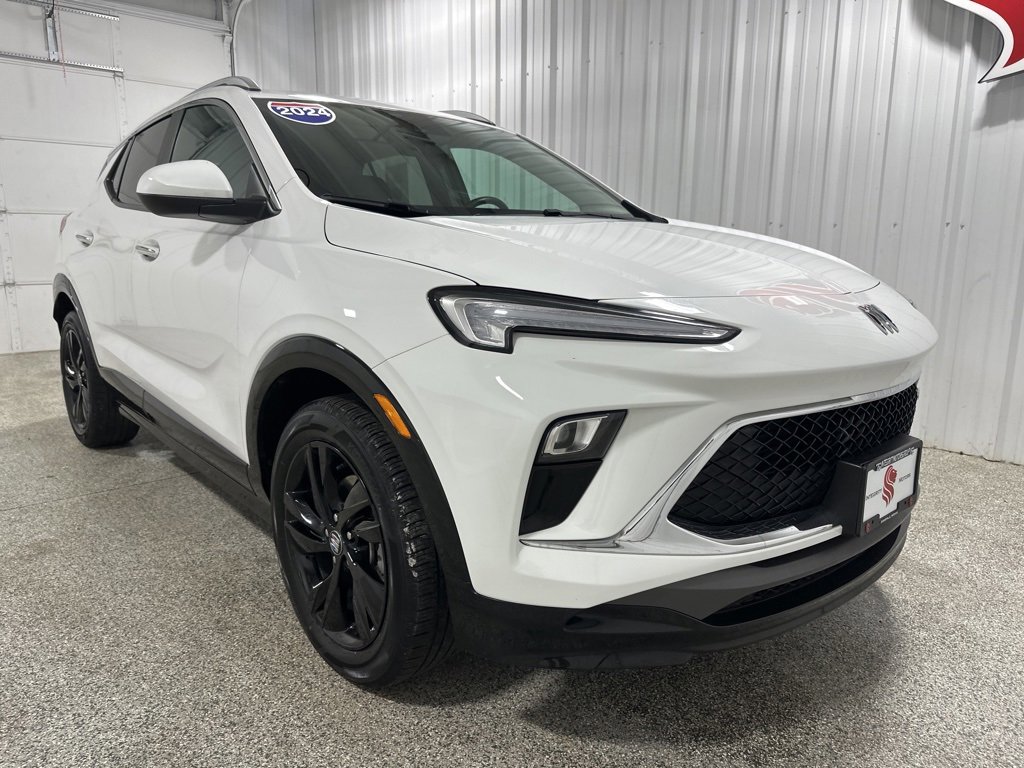 Used 2024 Buick Encore GX Sport Touring image 3