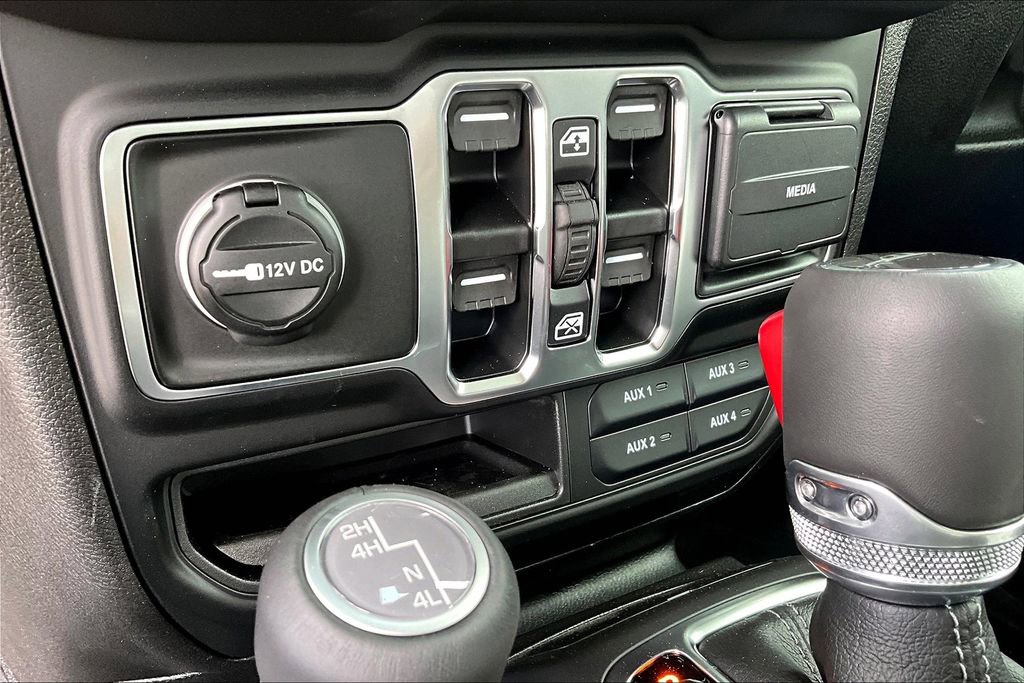 New 2025 Jeep Gladiator High Tide image 17