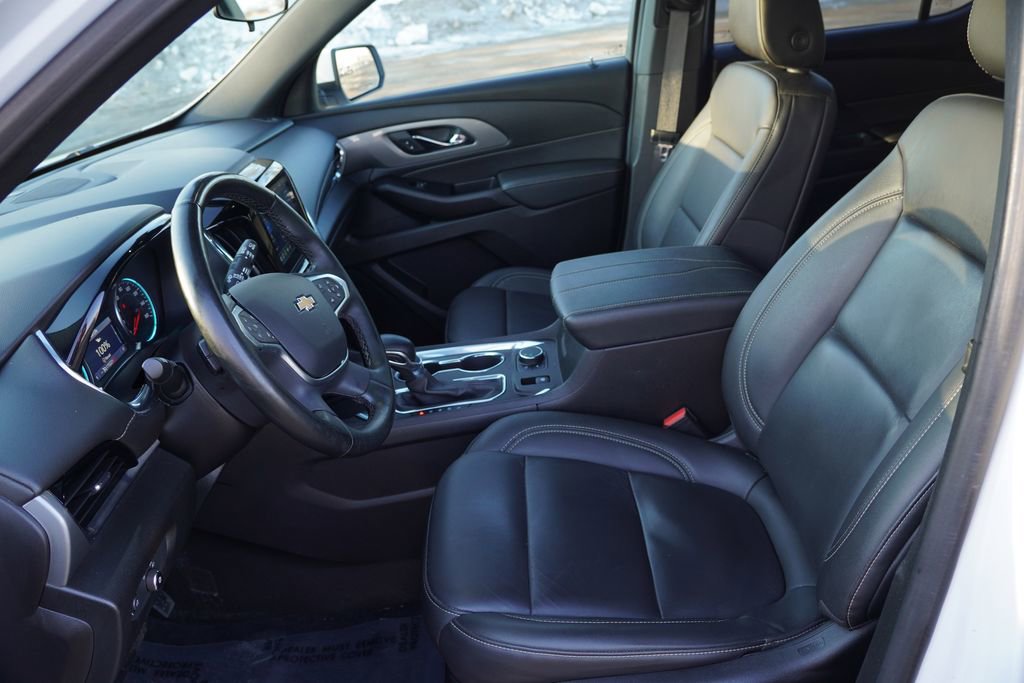 Used 2023 Chevrolet Traverse LT image 15