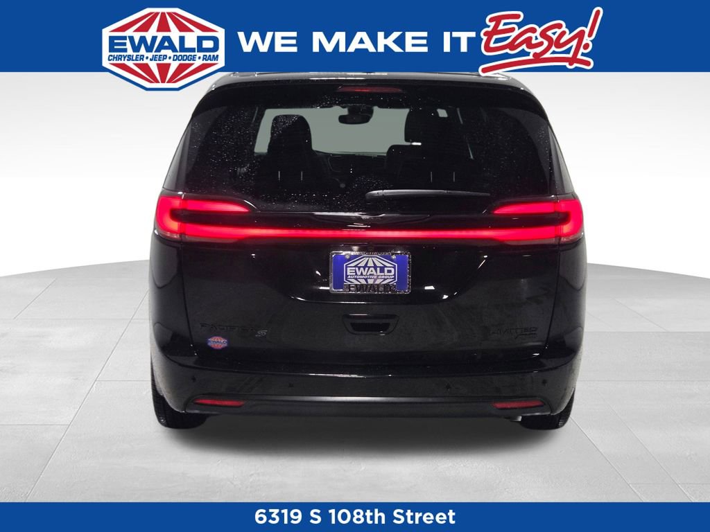 New 2026 Chrysler Pacifica Limited w/ S Appearance Package image 19