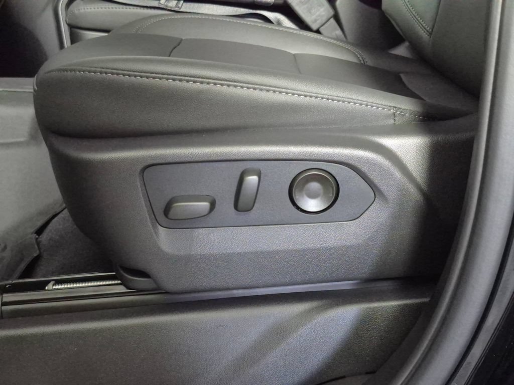 New 2026 Chevrolet Silverado 1500 LT AWD/4WD image 17