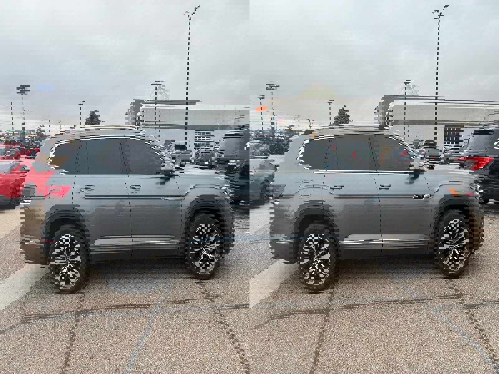 Used 2021 Volkswagen Atlas SEL Premium image 1