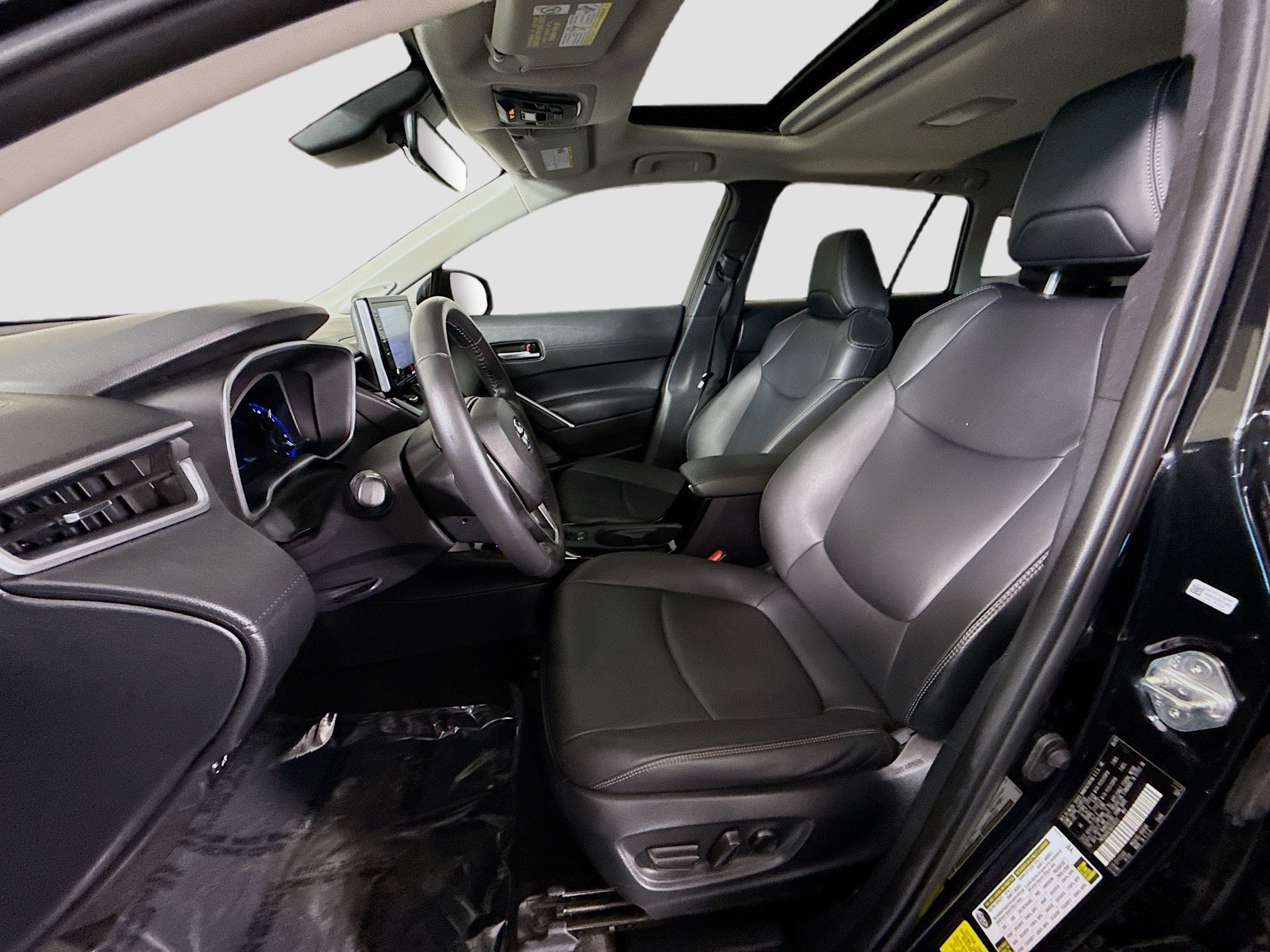 Used 2022 Toyota Corolla Cross XLE FWD image 22