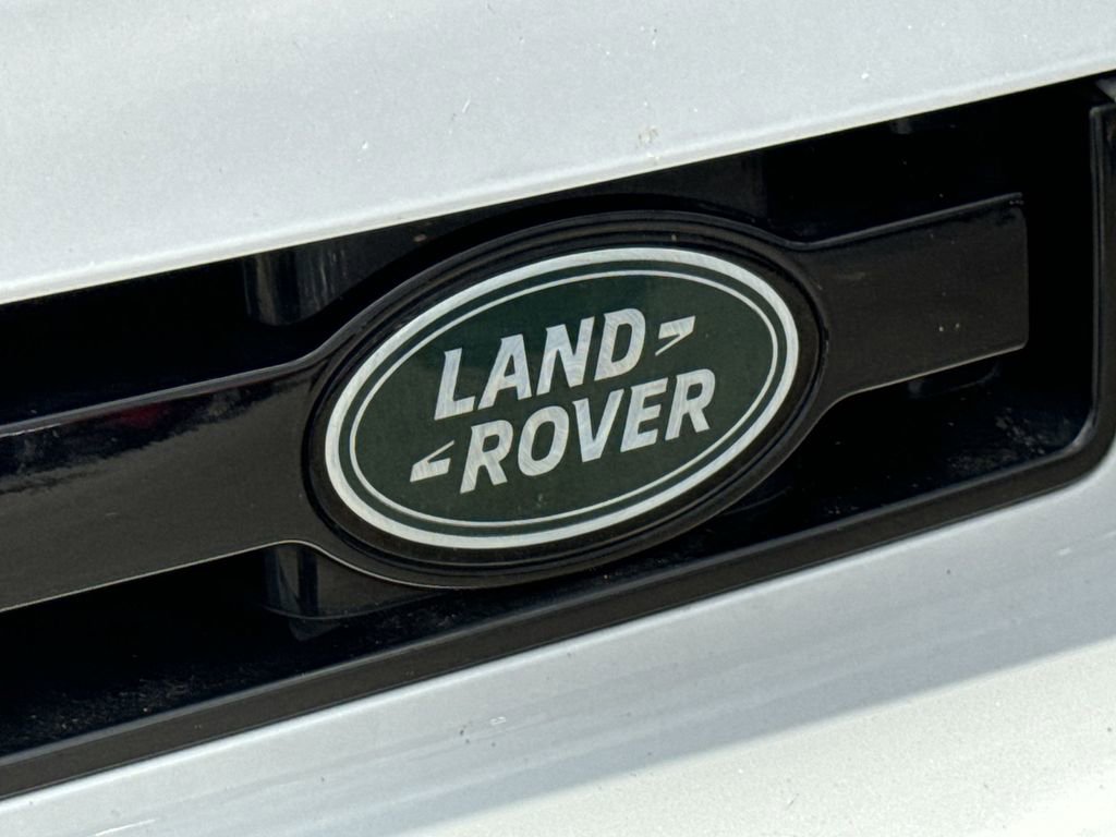 Used 2023 Land Rover Defender 110 V8 AWD/4WD image 14