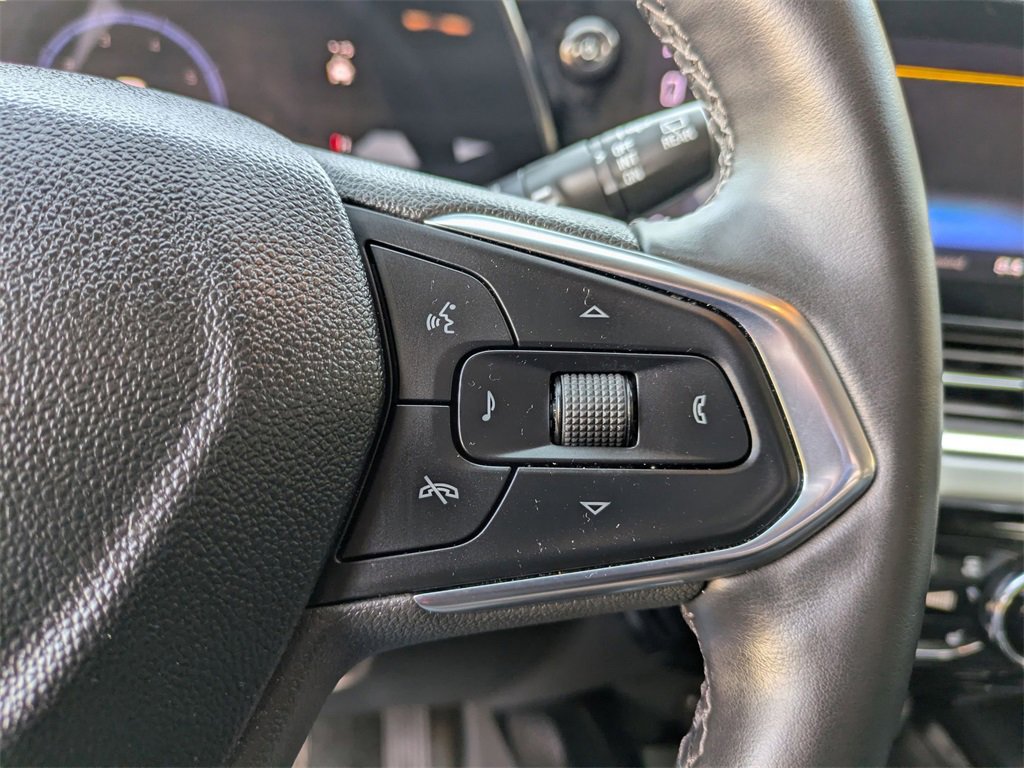 Used 2025 Chevrolet Trax LT w/ LT Convenience Package image 22