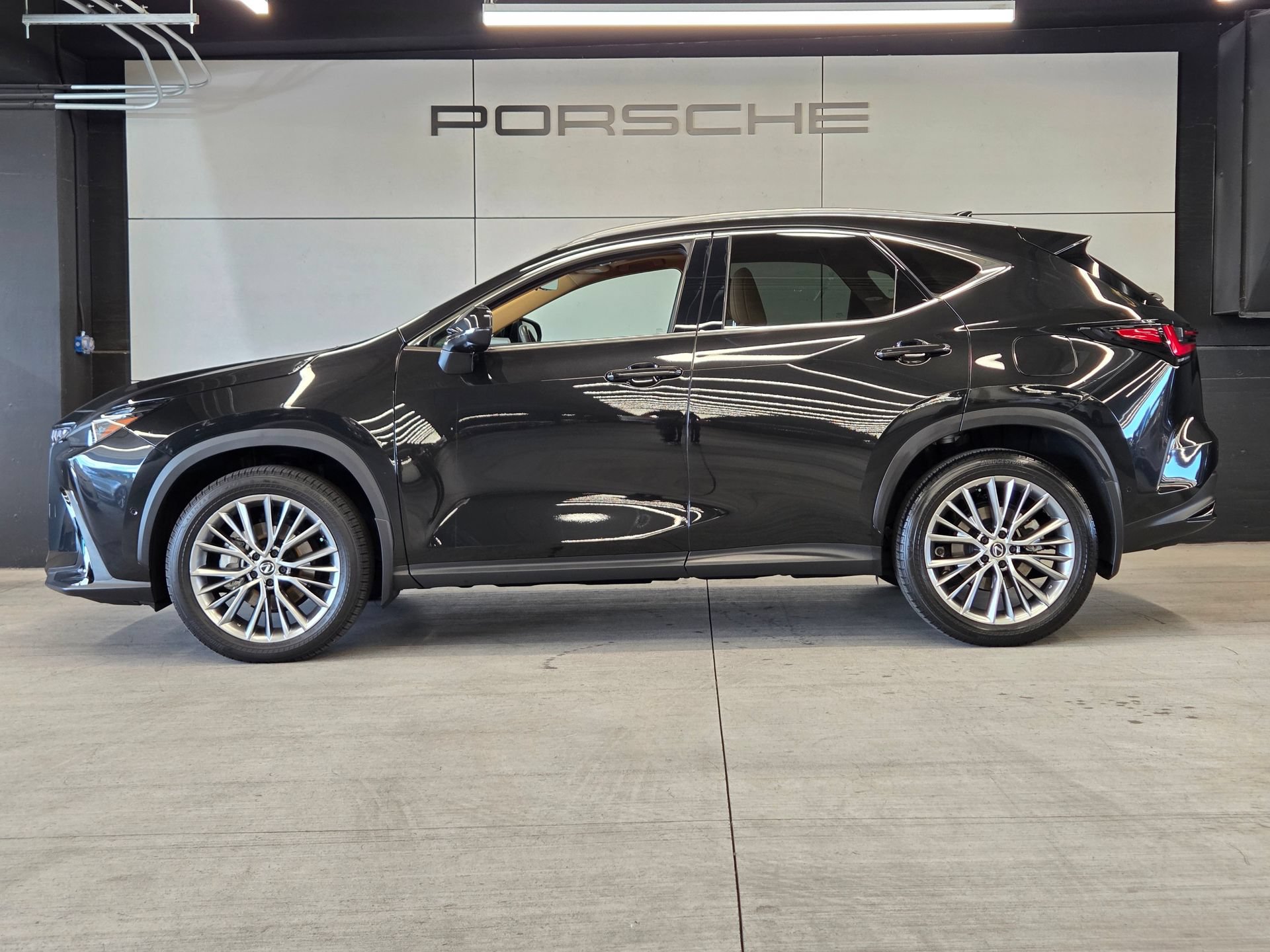 Used 2024 Lexus NX 350h AWD w/ Vision Package image 2