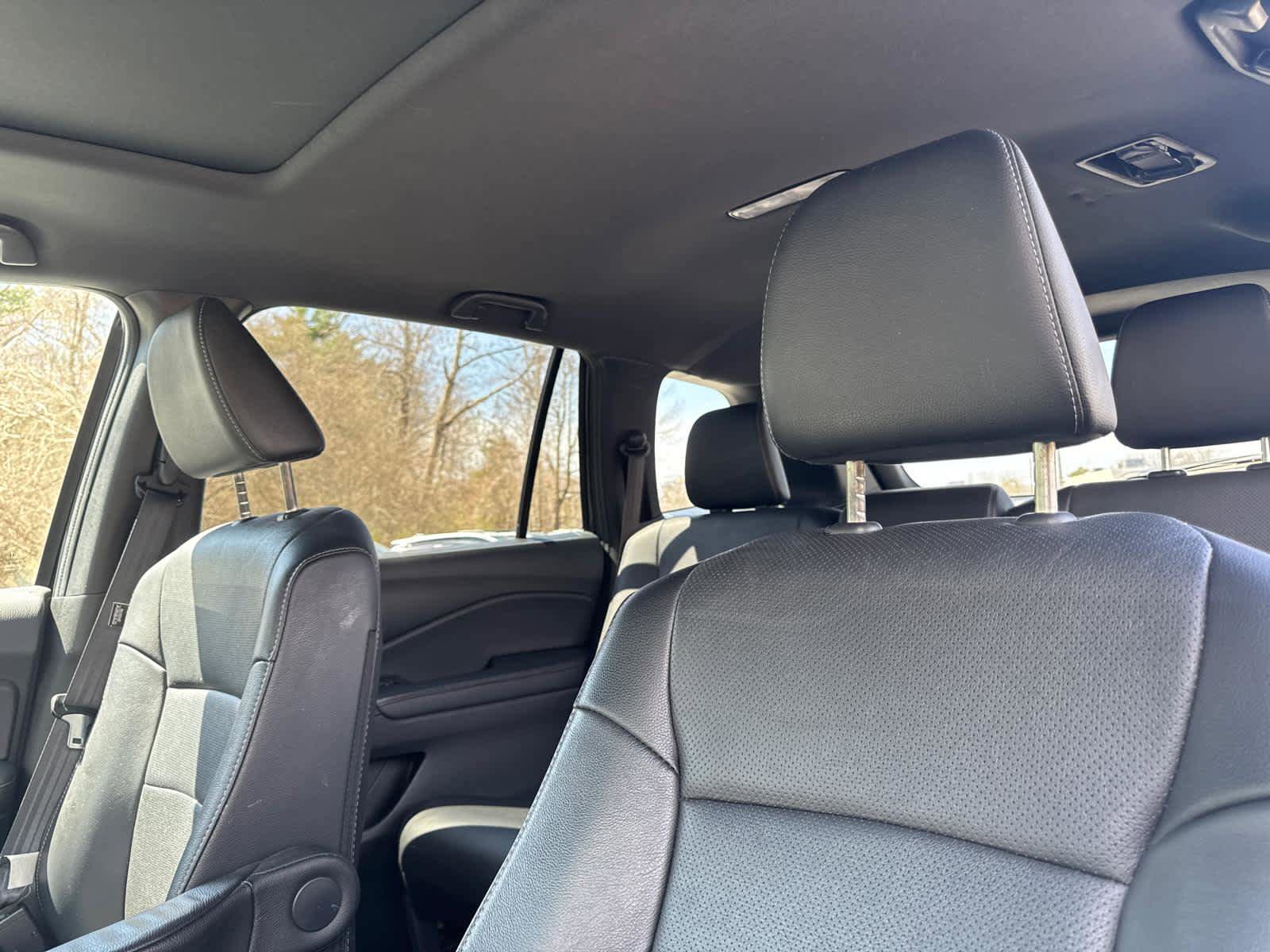 Used 2023 Honda Passport EX-L image 16