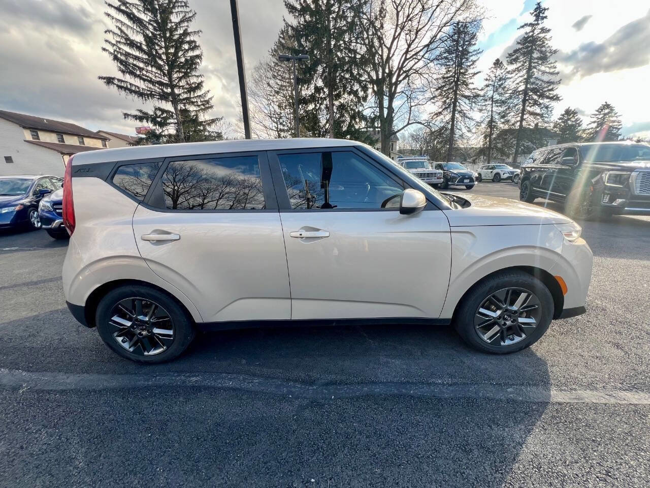 Used 2020 Kia Soul EX FWD image 7