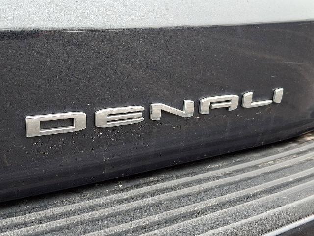 Used 2022 GMC Yukon XL Denali w/ Advanced Technology Package image 32