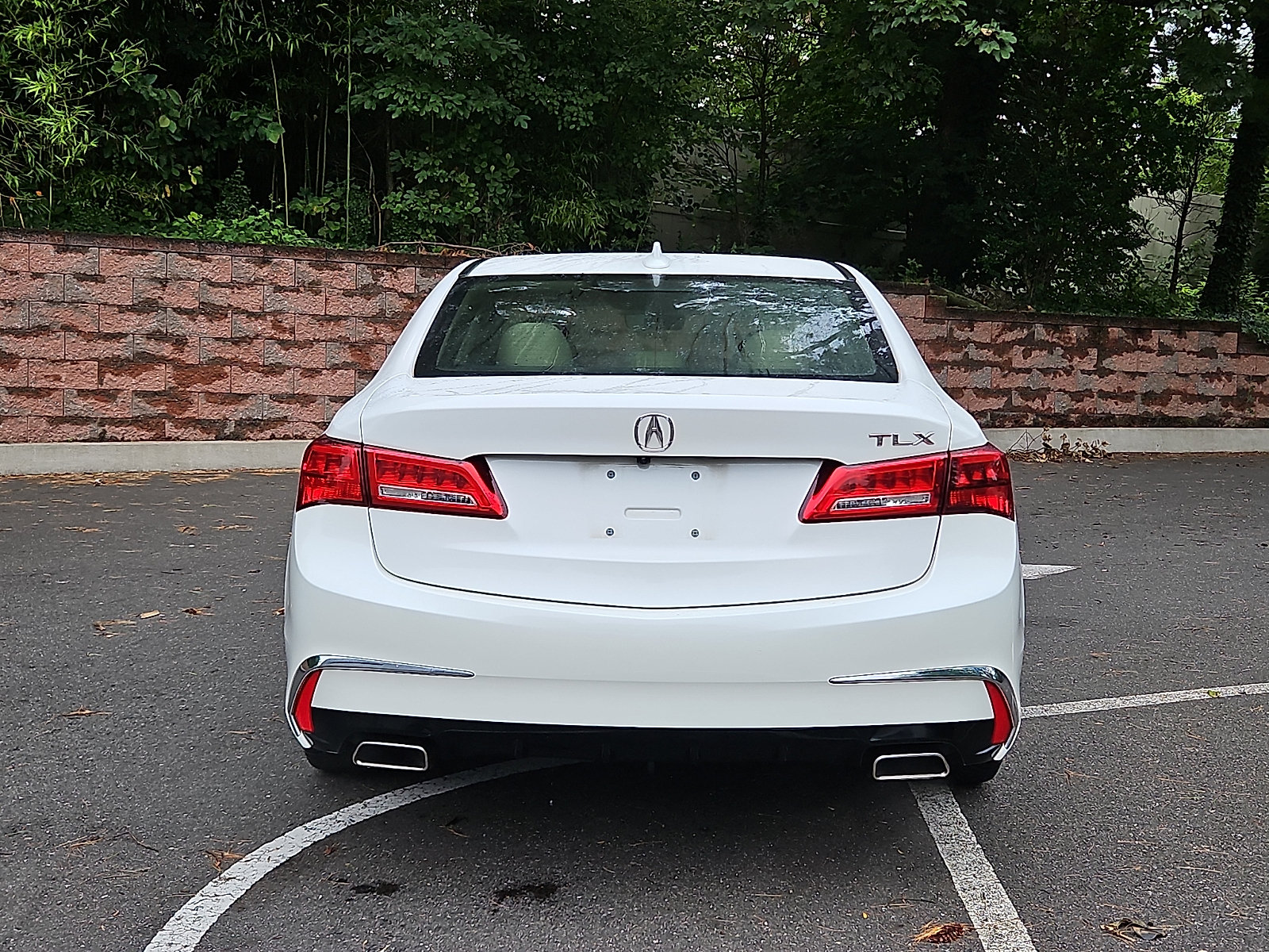 Used 2018 Acura TLX V6 FWD image 5