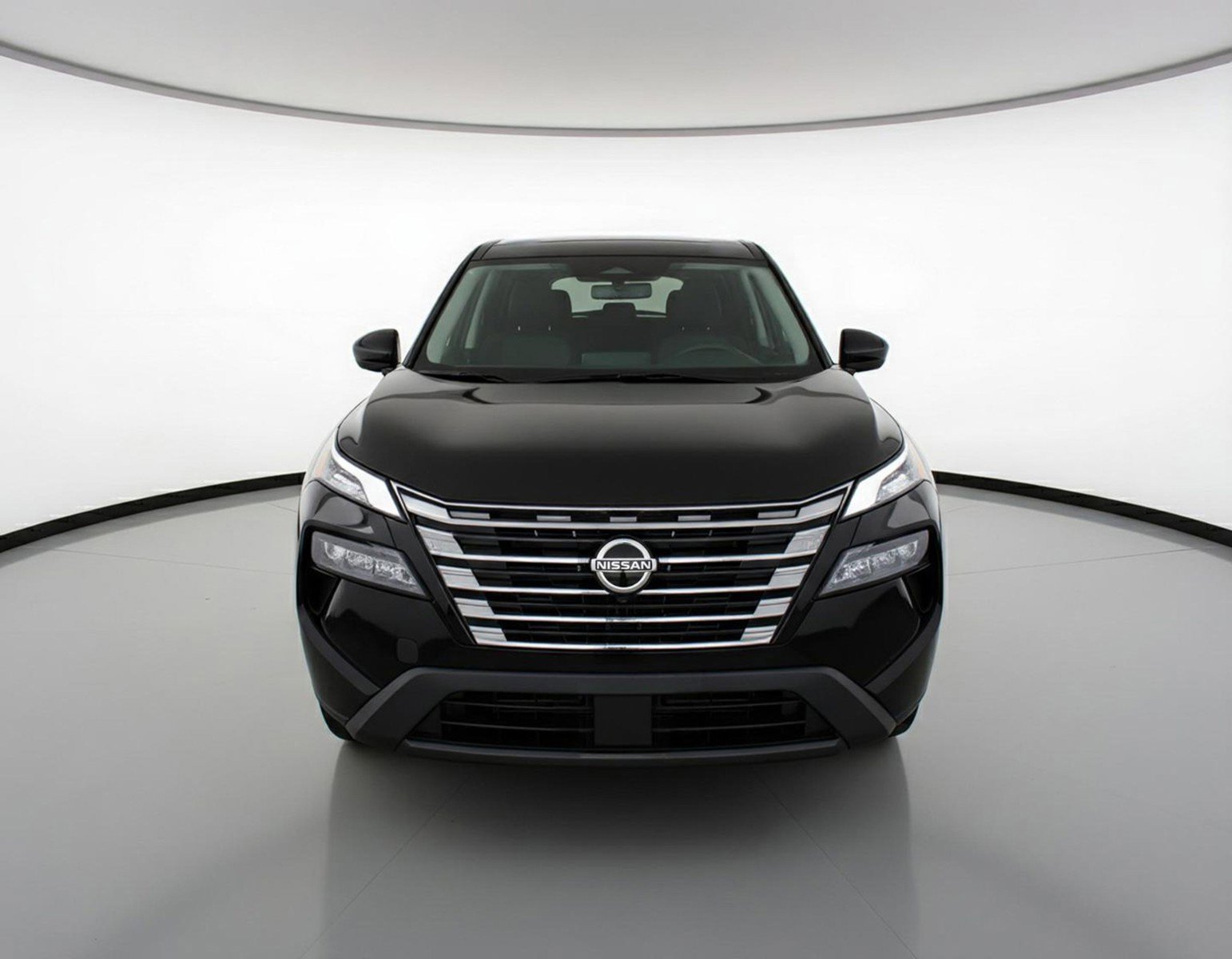 Used 2025 Nissan Rogue SV image 2