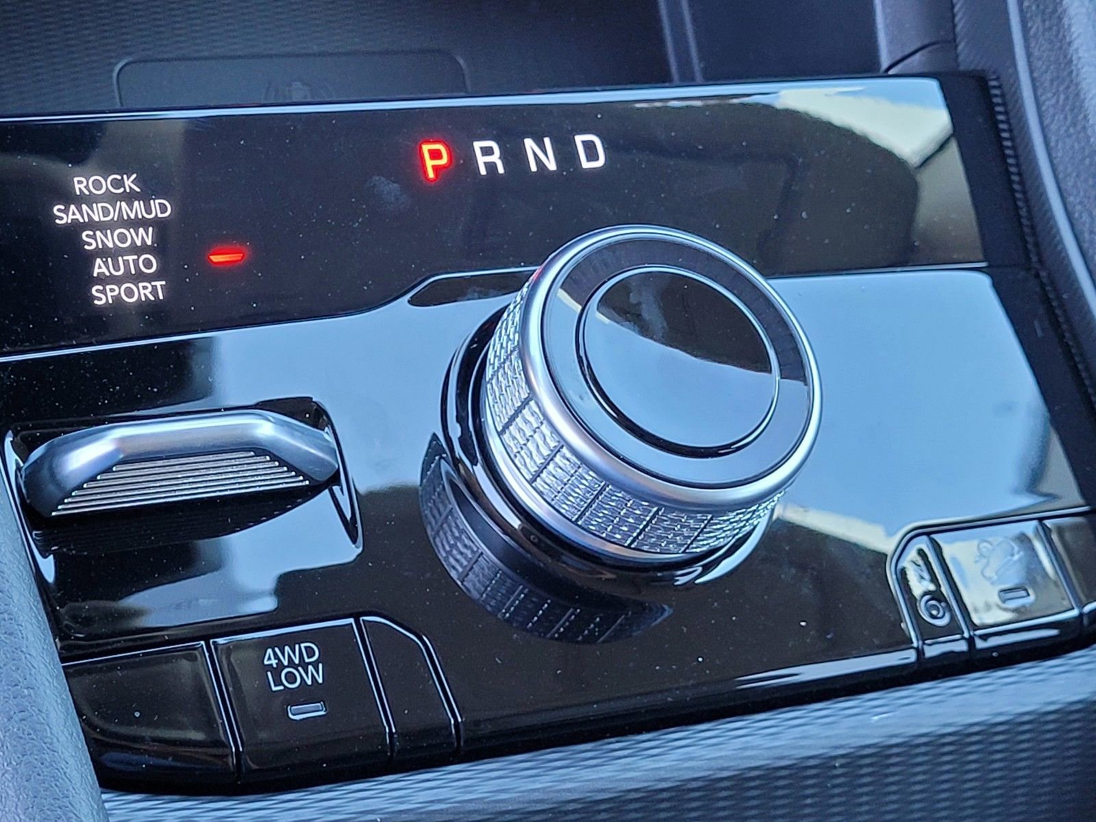 New 2024 Jeep Grand Cherokee Limited 4xe w/ Luxury Tech Group II image 13