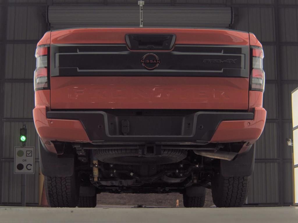 Certified 2025 Nissan Frontier PRO-4X w/ Pro Premium Package image 8