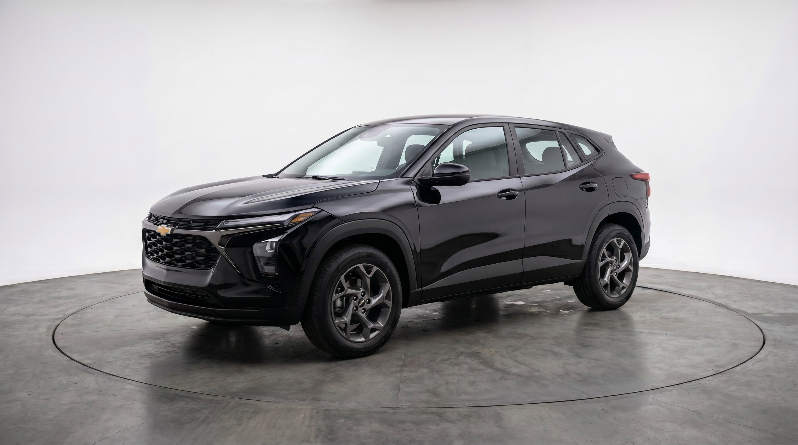 Used 2025 Chevrolet Trax LT FWD image 3