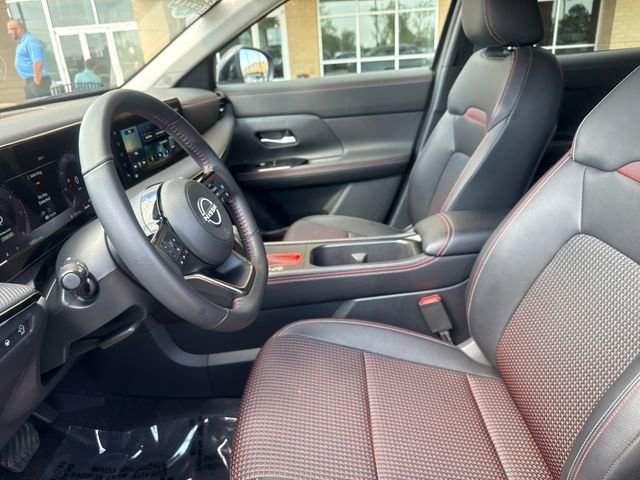 Used 2025 Nissan Kicks SR image 8