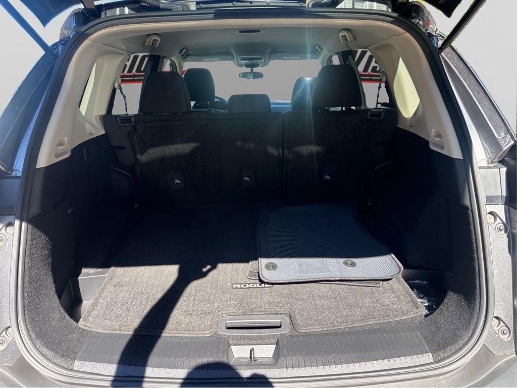 Used 2023 Nissan Rogue S image 16