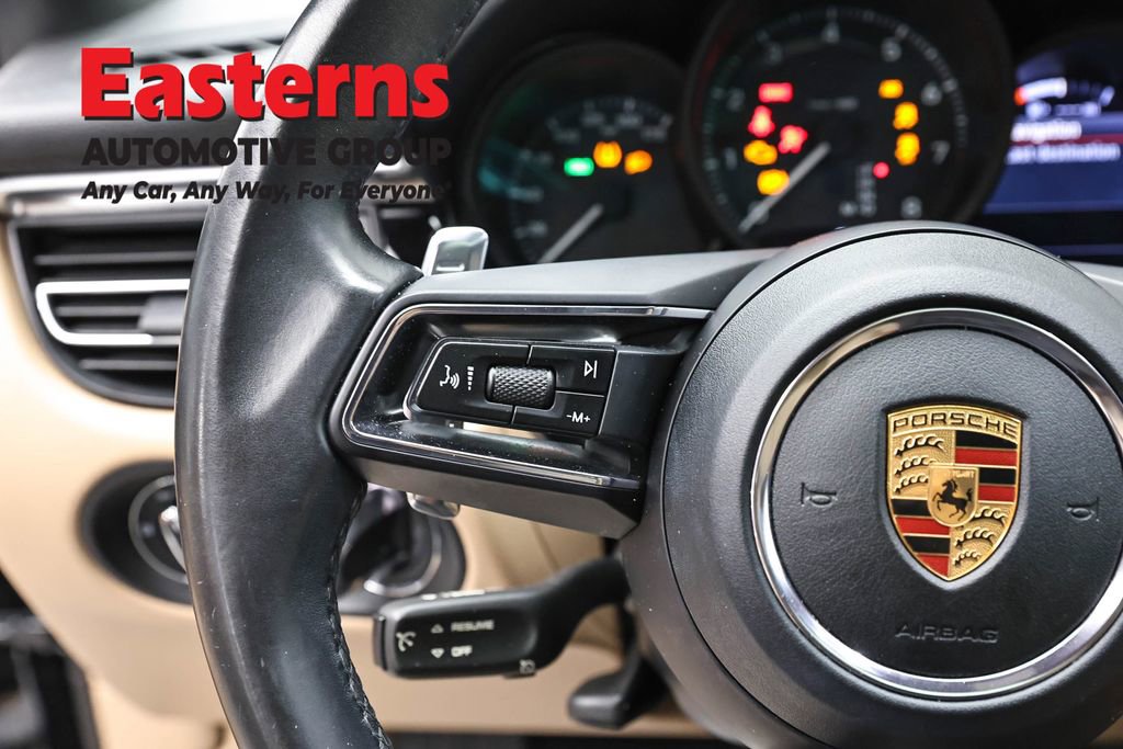Used 2022 Porsche Macan AWD/4WD image 15