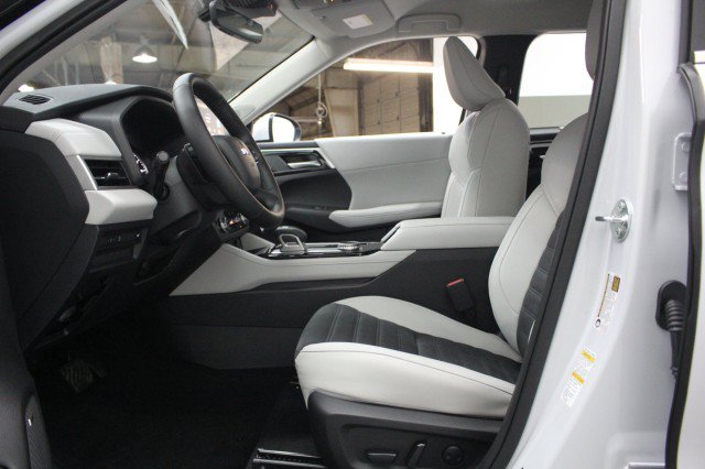 New 2026 Mitsubishi Outlander SE AWD/4WD image 6