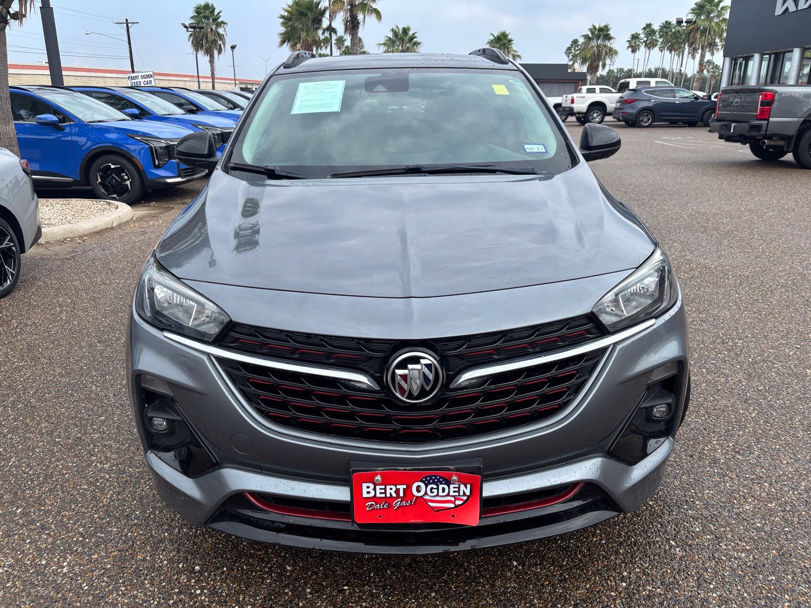 Used 2020 Buick Encore GX Select w/ Sport Touring Package FWD image 2