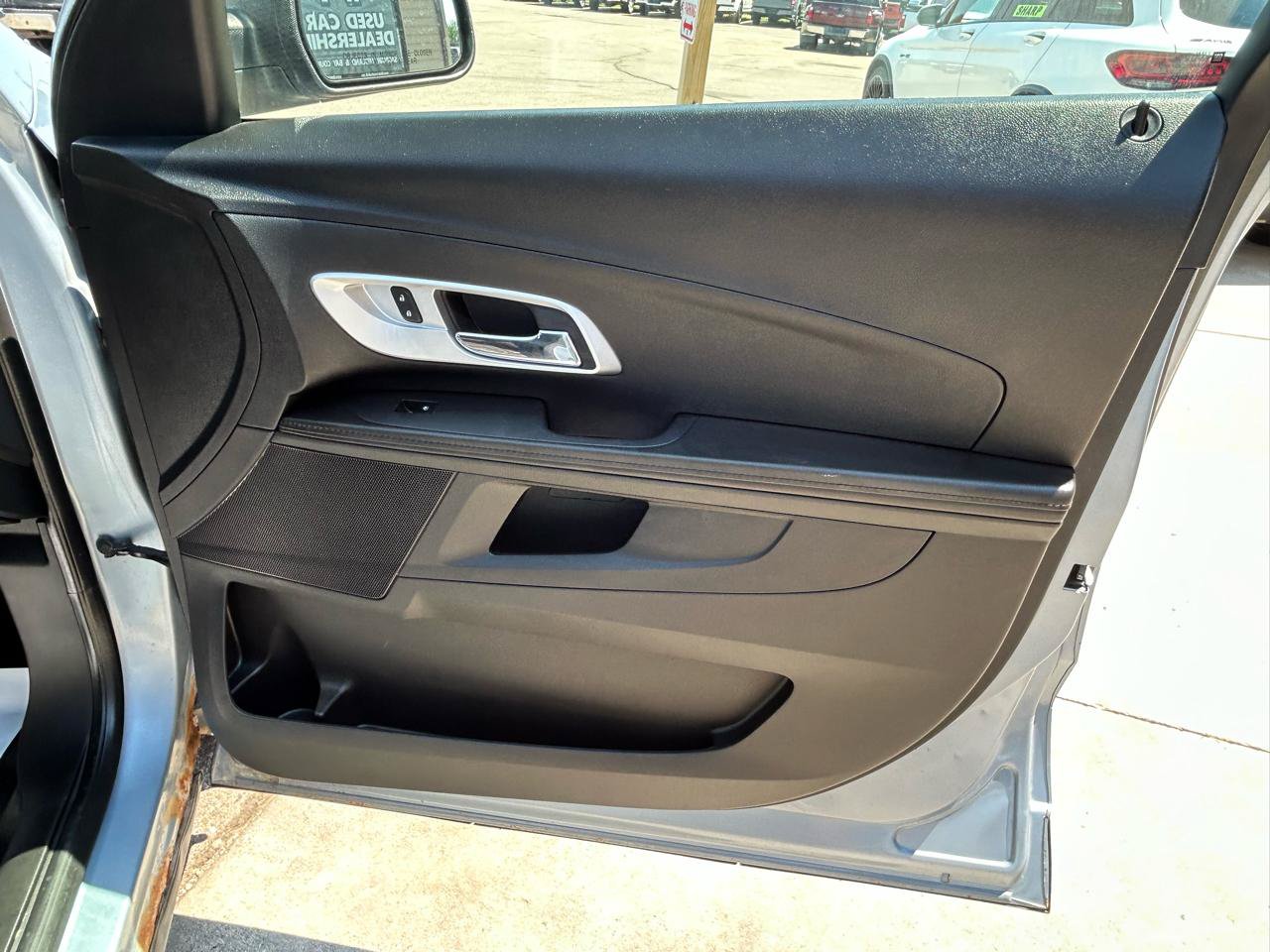 Used 2015 Chevrolet Equinox LS AWD/4WD image 16