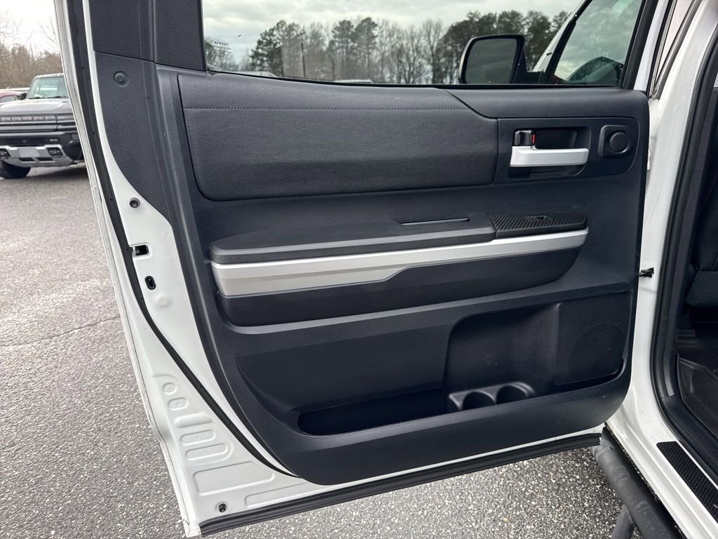 Used 2016 Toyota Tundra SR5 w/ SR5 Upgrade Package image 24