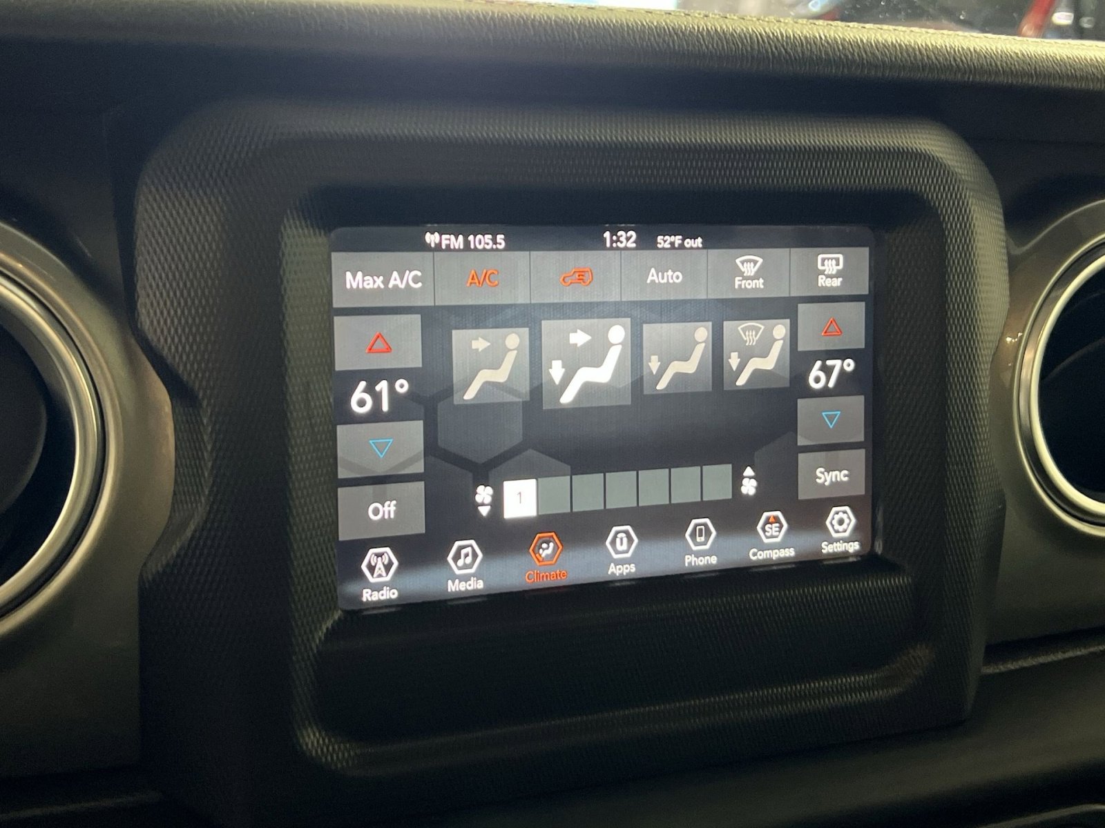 Used 2019 Jeep Wrangler Unlimited Sahara image 21