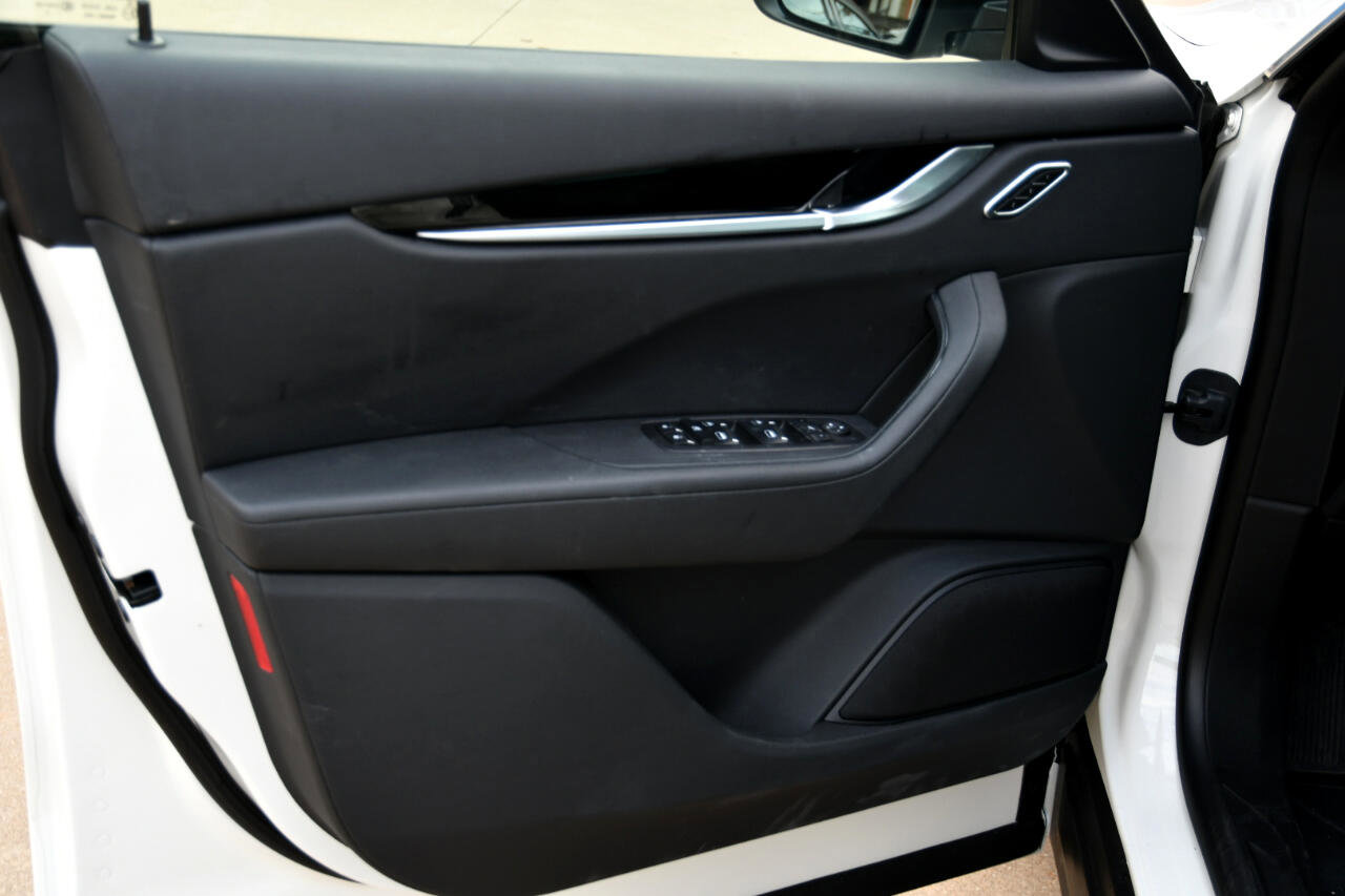 Used 2023 Maserati Levante Modena image 9