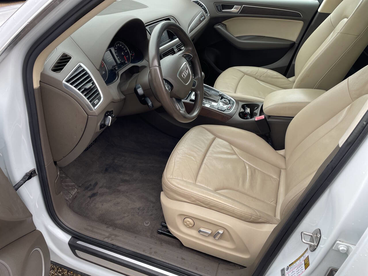Used 2016 Audi Q5 2.0T Premium Plus w/ Technology Package image 11