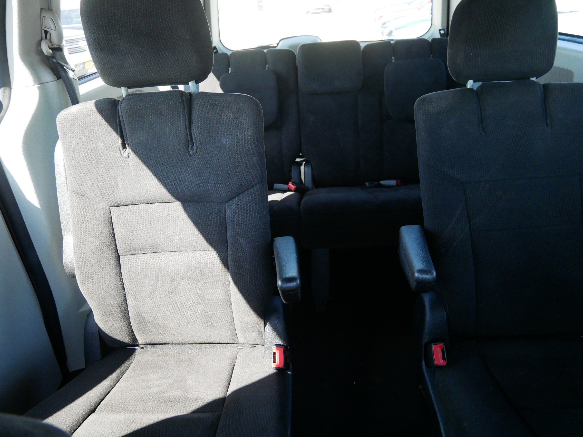 Used 2014 Dodge Grand Caravan SE FWD image 13