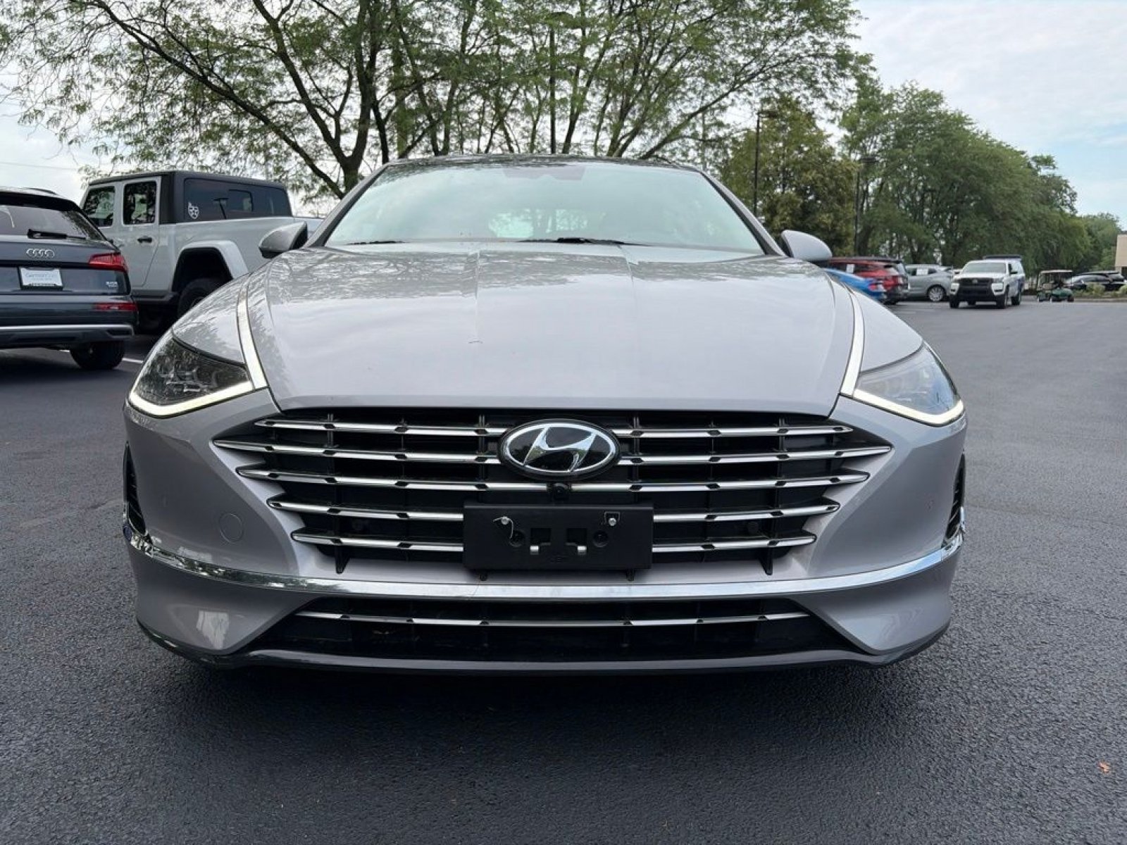 Used 2023 Hyundai Sonata Limited FWD image 2