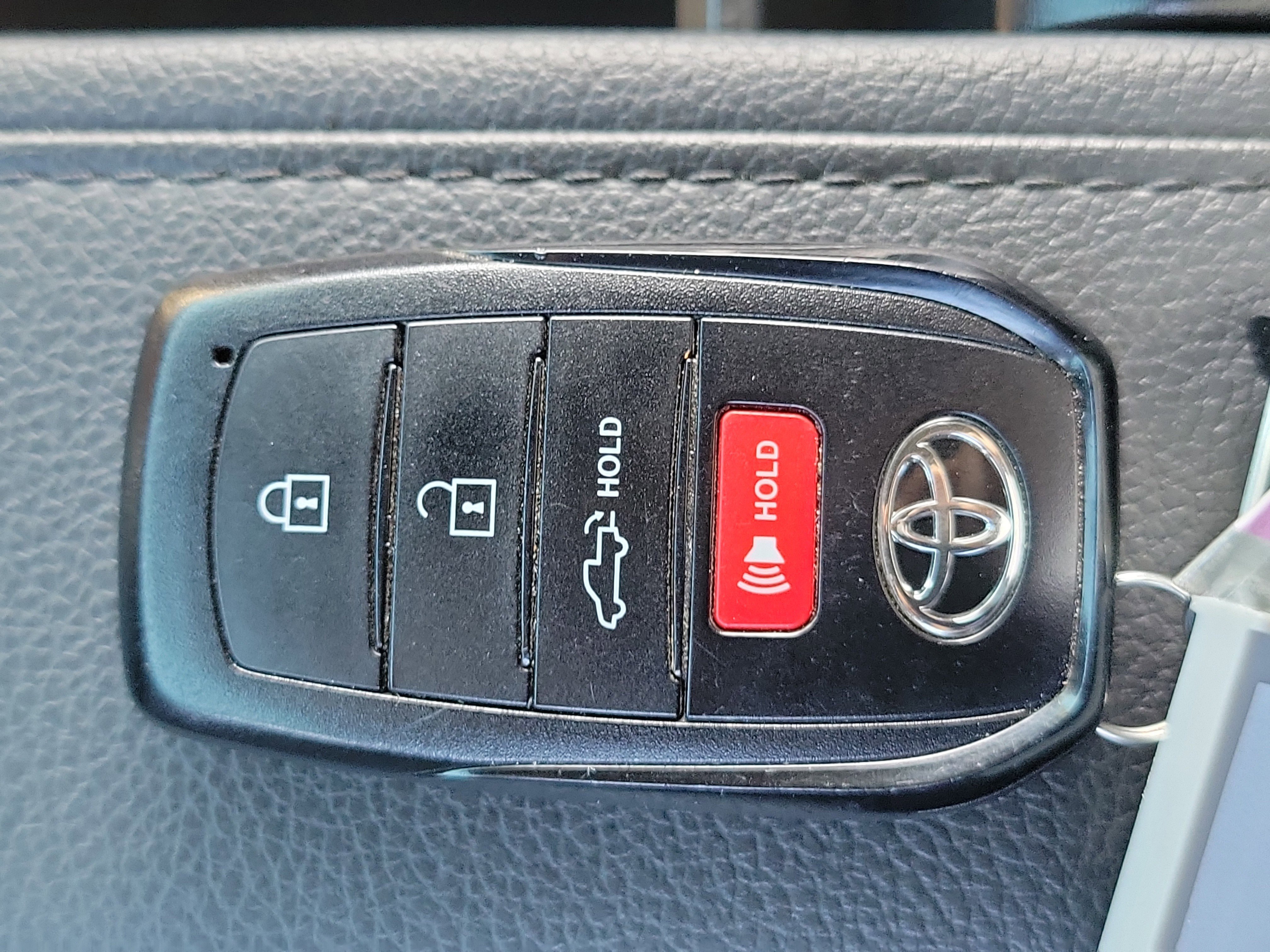 Used 2025 Toyota Tundra SR image 32