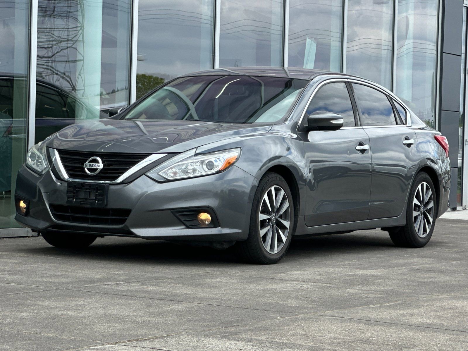 Used 2017 Nissan Altima 2.5 SL FWD image 7