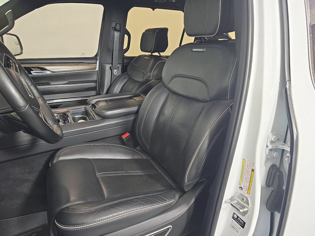 Used 2022 Jeep Grand Wagoneer Series II w/ Premium Group II AWD/4WD image 11