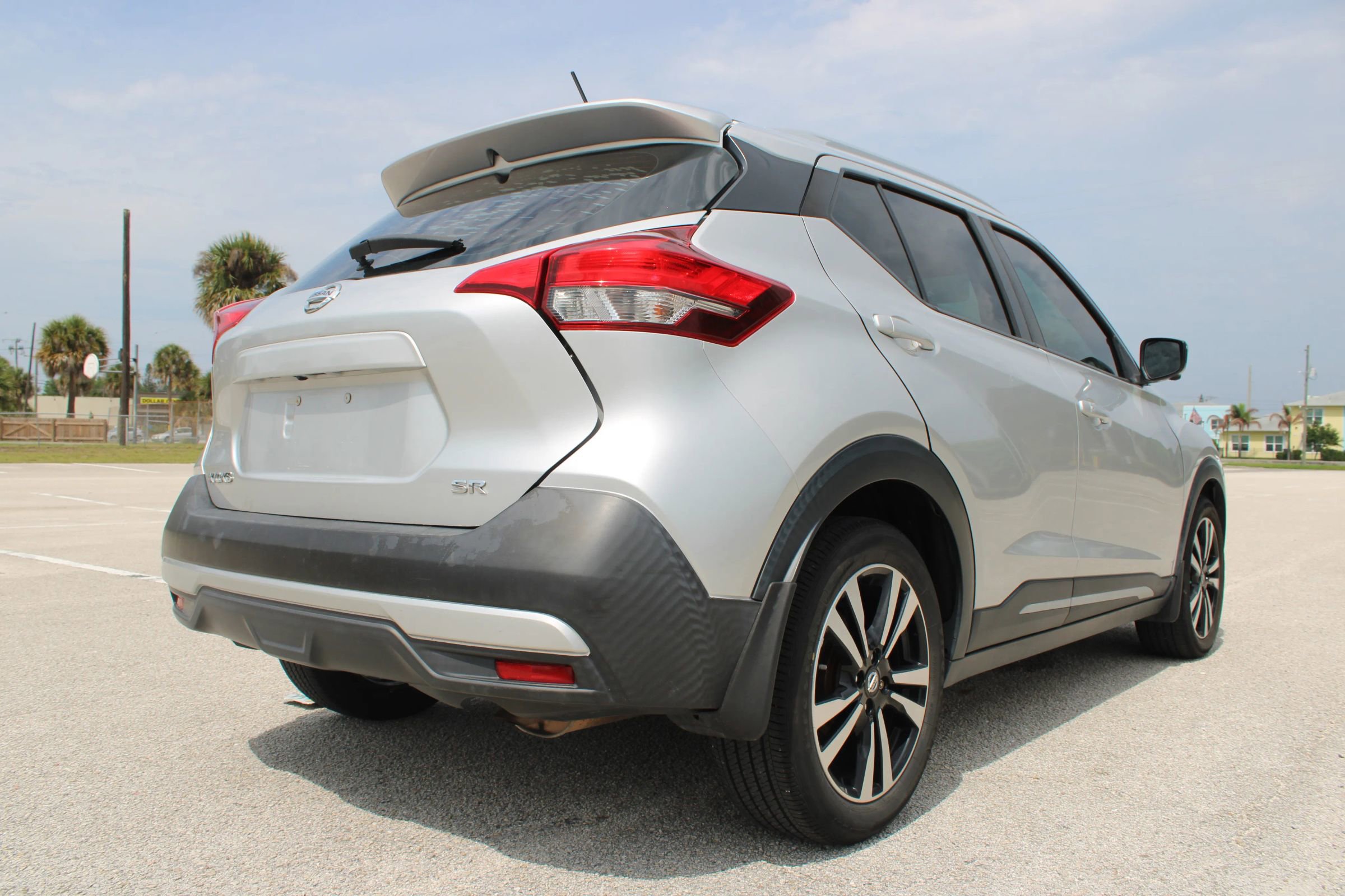 Used 2019 Nissan Kicks SR FWD image 19