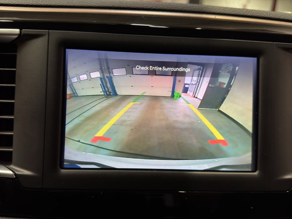 Used 2024 Chrysler Voyager LX image 29