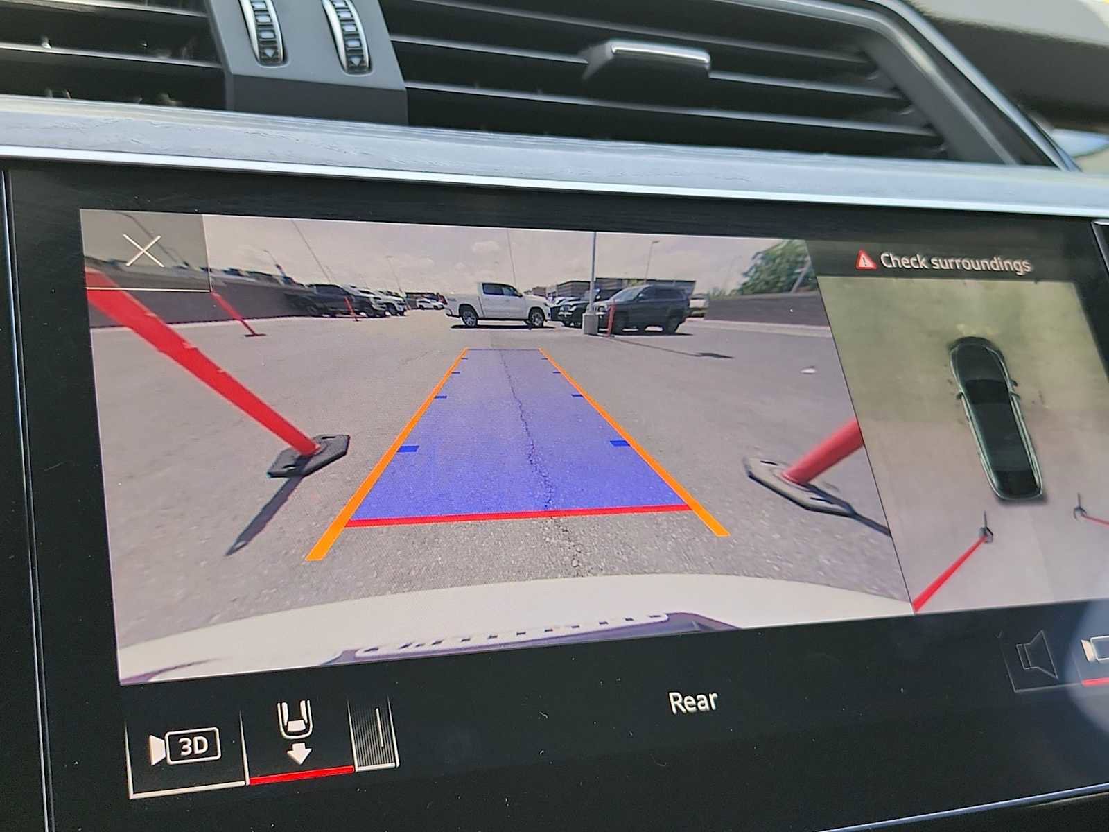 Used 2022 Audi e-tron Premium image 26