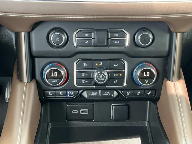 Used 2023 Chevrolet Suburban High Country w/ Advanced Technology Package AWD/4WD image 13