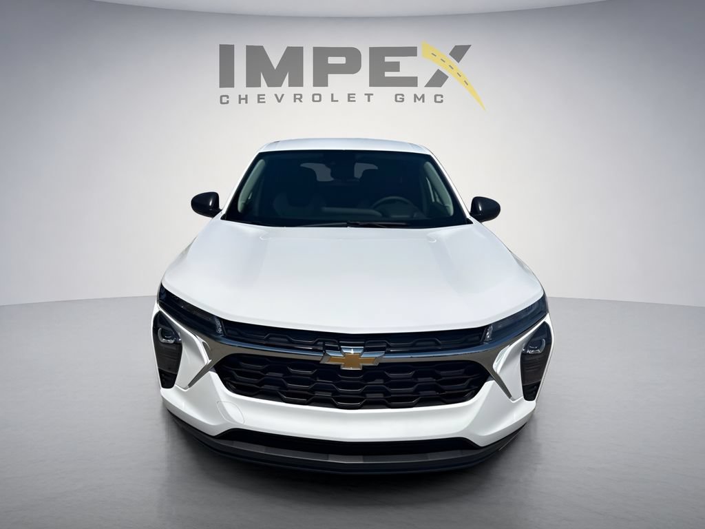 Used 2026 Chevrolet Trax LS FWD image 8