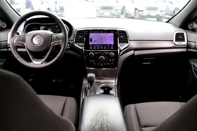 Used 2019 Jeep Grand Cherokee Laredo RWD image 26