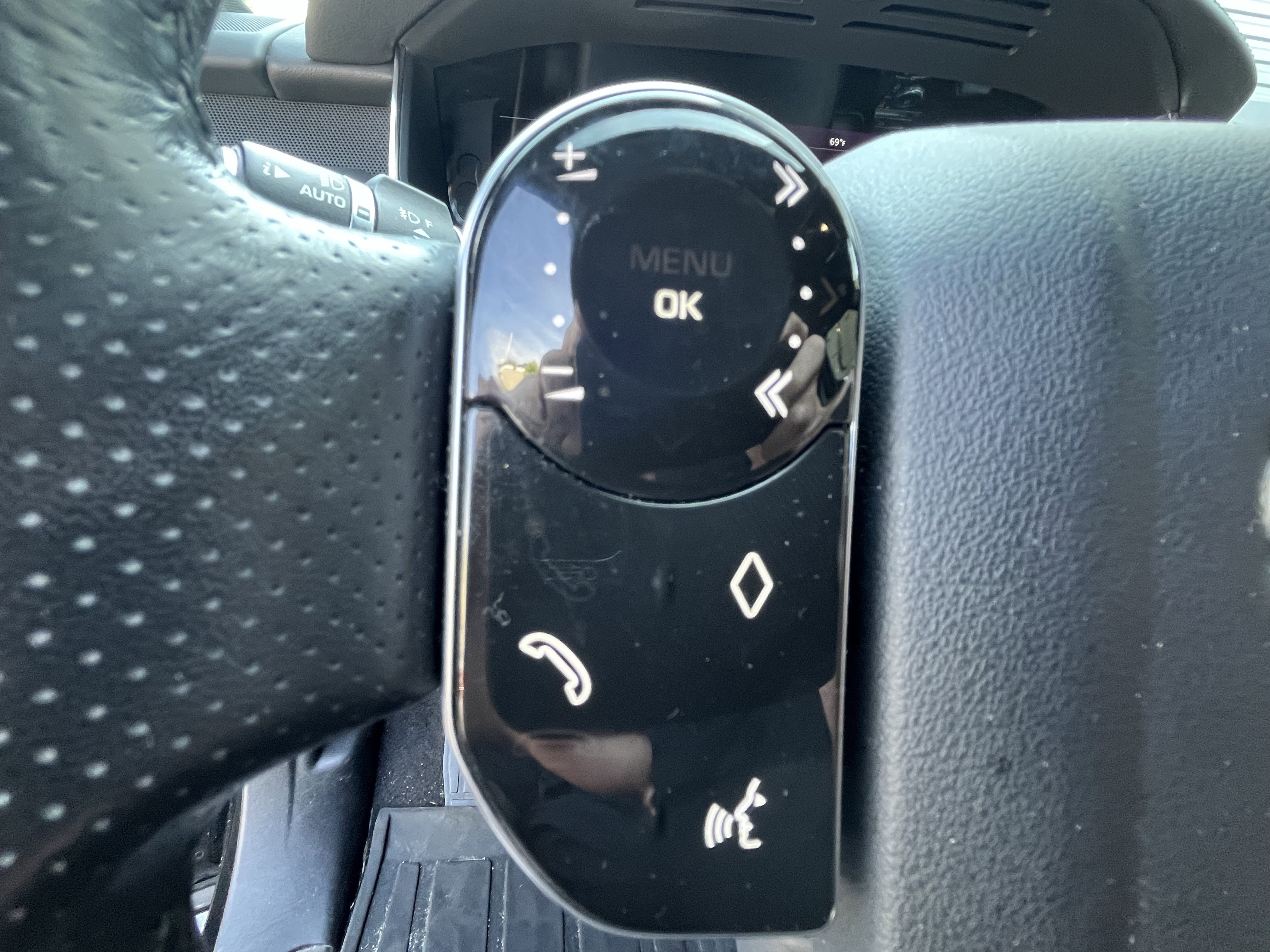 Used 2019 Land Rover Range Rover Sport SE AWD/4WD image 19