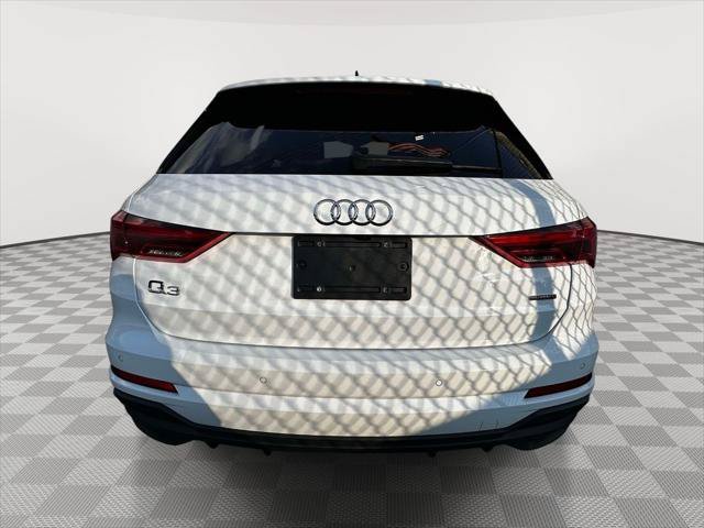 Used 2024 Audi Q3 2.0T Premium w/ Convenience Package AWD/4WD image 4