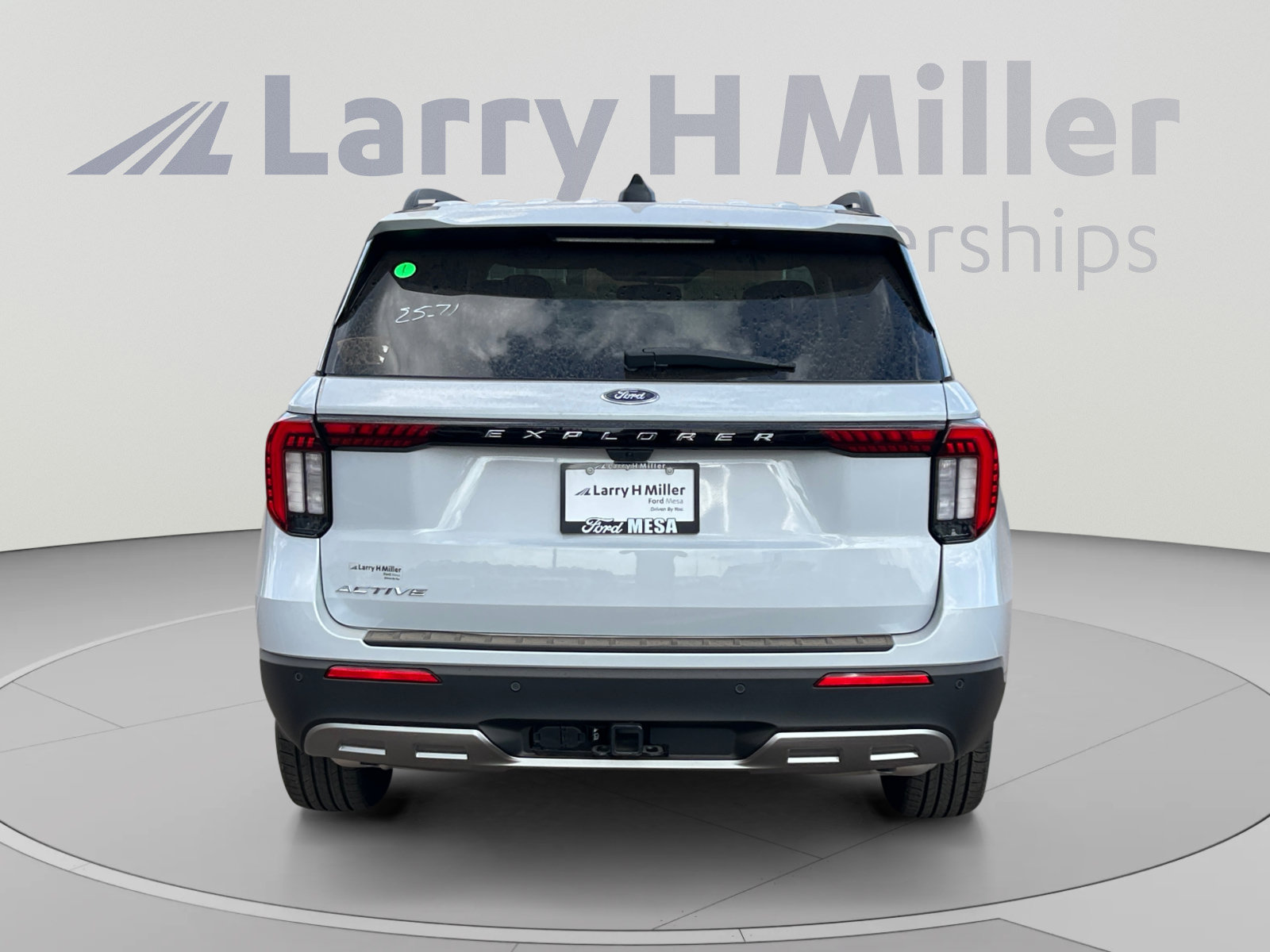 New 2026 Ford Explorer Active w/ Active Comfort Package RWD image 4
