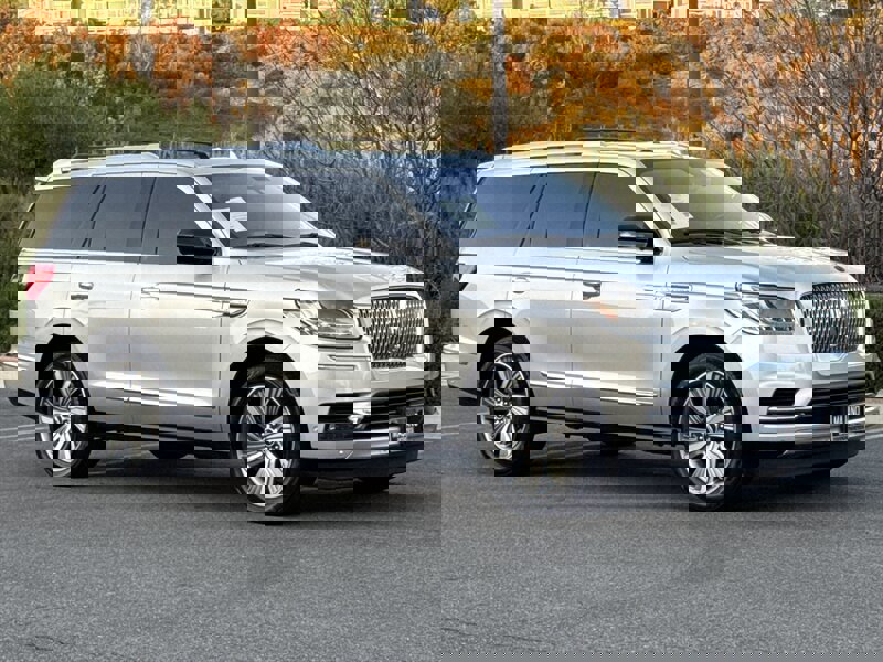 Used 2018 Lincoln Navigator Select w/ Technology Package image 8