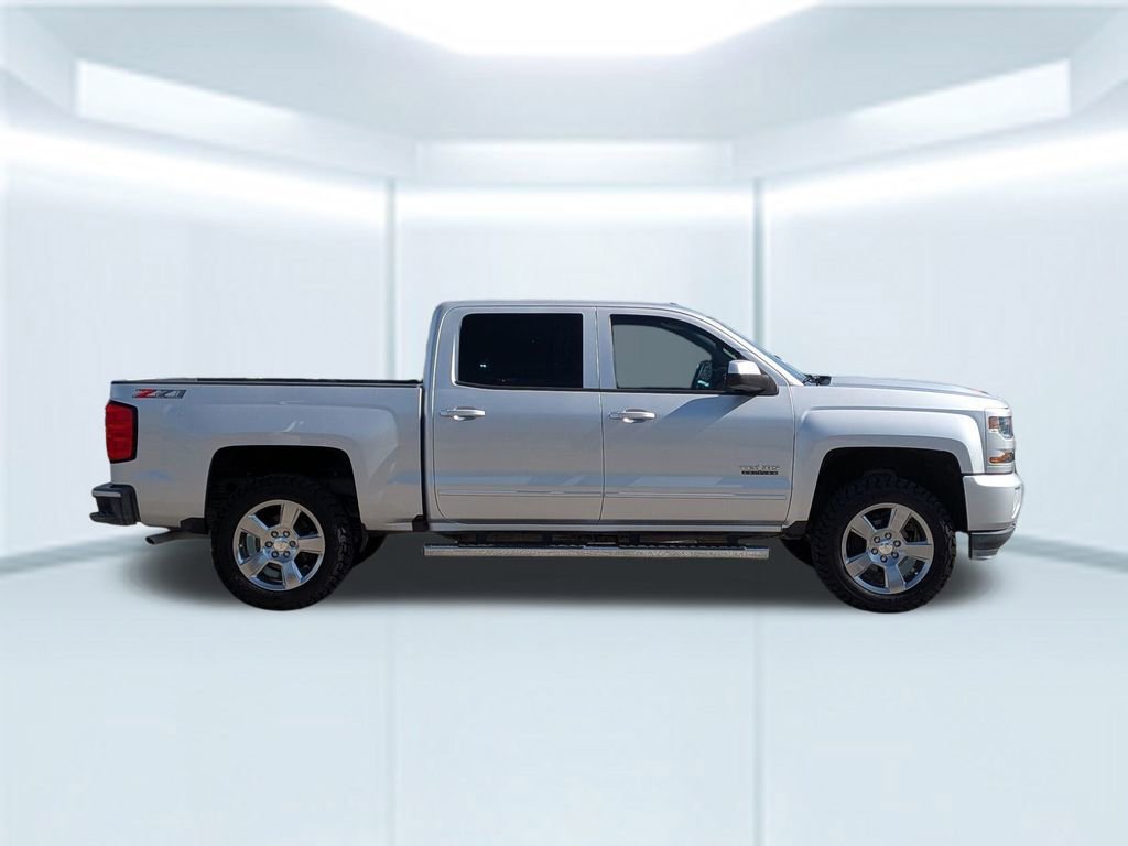 Used 2018 Chevrolet Silverado 1500 LT w/ Texas Edition image 7