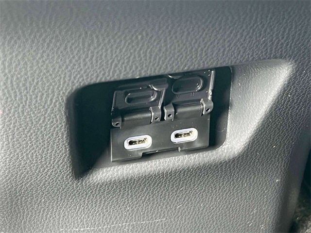 Used 2023 Toyota RAV4 SE image 20