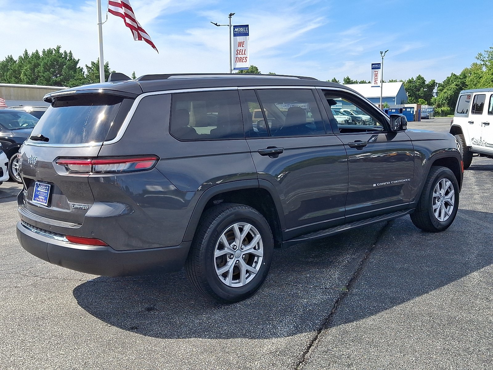Certified 2022 Jeep Grand Cherokee L Limited AWD/4WD image 6