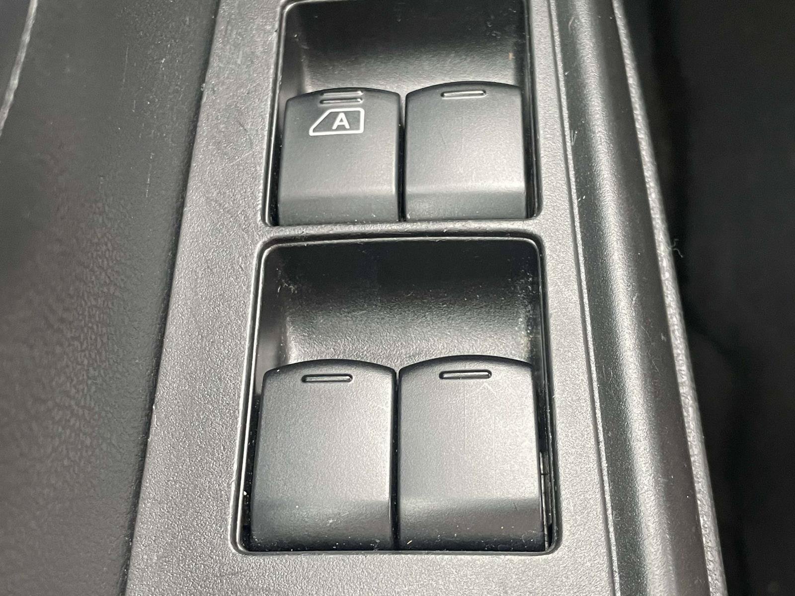 Used 2018 Nissan Versa SV FWD image 25