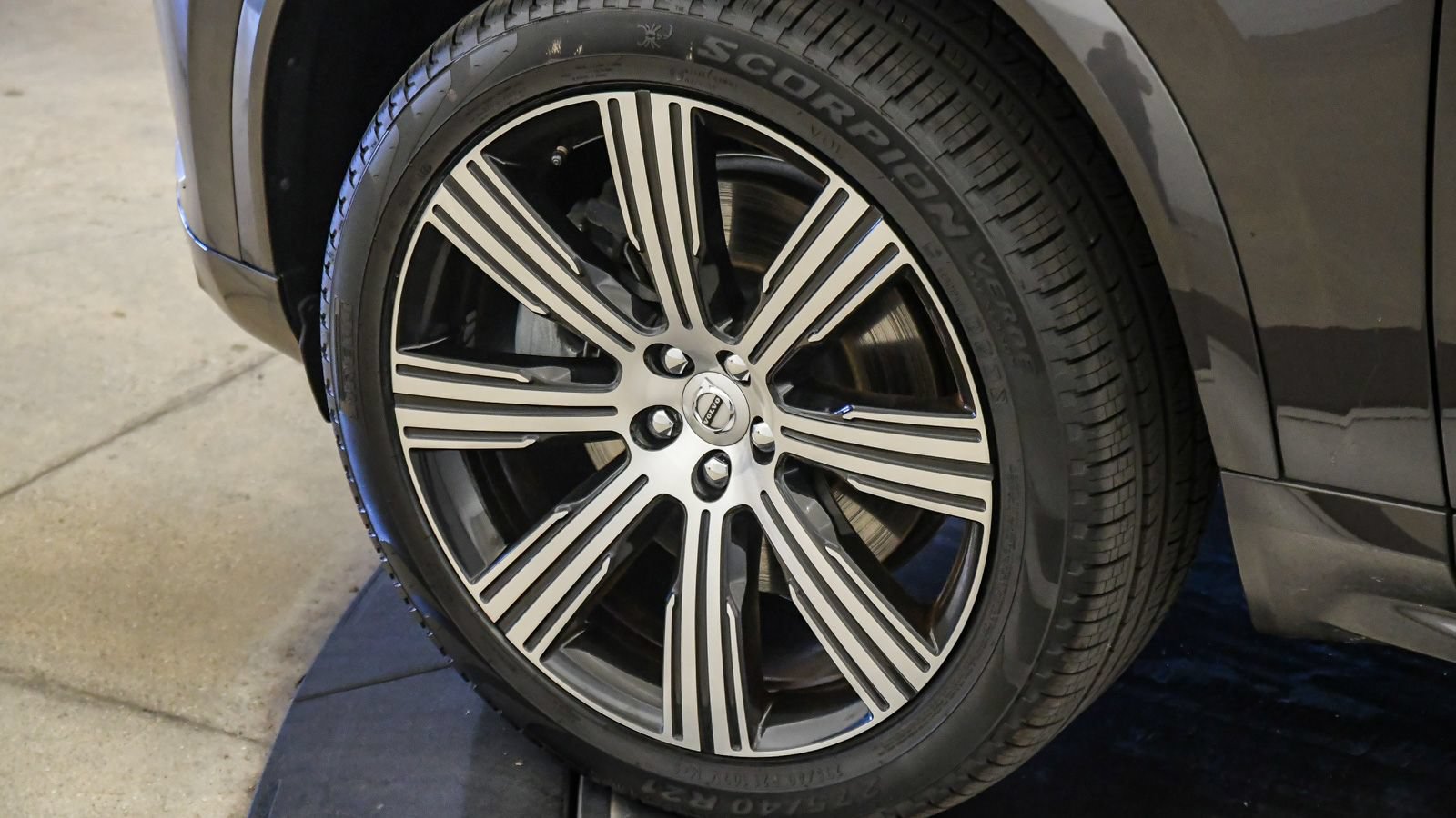 Certified 2023 Volvo XC90 T8 Core w/ Protection Package Premier AWD/4WD image 10